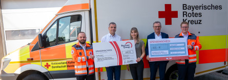 Donation of 1000 euros for the BRK in Mainburg
