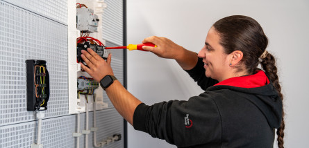 Dream job electronics technician at the Bachner Group