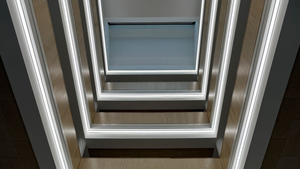 Treppenhaus mit Beleuchtung